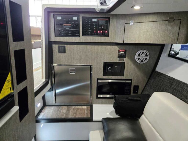 2025 Monterey 385SS - Triple V10 - Joystick US-RGFCP192J425 [photo 33]